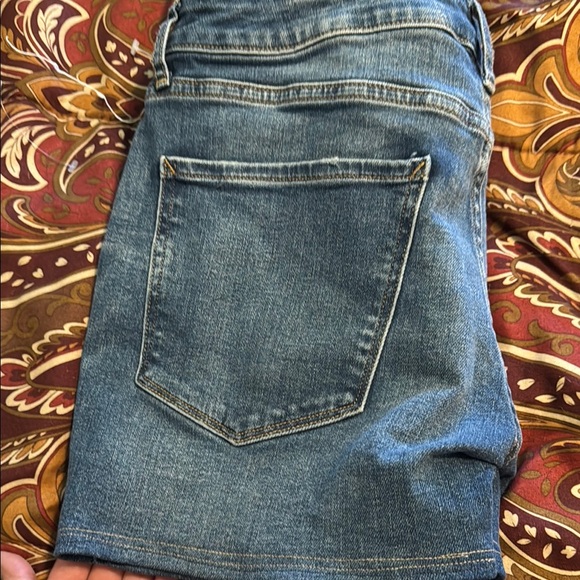 Mid Rise Shorts - Picture 6 of 6